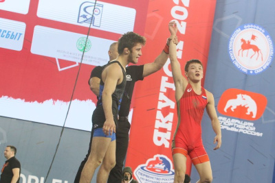 Якутский борец Данил Мохначевский завоевал право бороться за бронзовую медаль первенства России / Дьулустаан Сергеев   