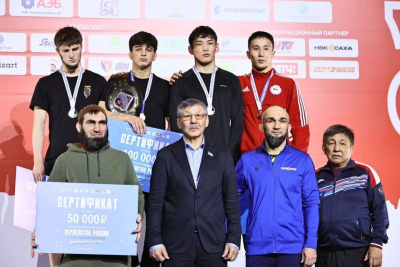 В Якутске выявили сильнейших борцов страны юниорского возраста на первенстве России / Дьулустаан Сергеев Якутск Якутск Республика Саха (Якутия)