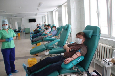 Сотрудники Якутской гордумы приняли участие в неделе, посвященной Дню донора / ЯСИА   