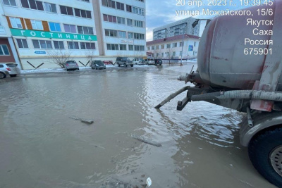 Работы по откачке воды в Гагаринском округе Якутска велись до четырех утра / Николай Борисов Якутск Якутск Республика Саха (Якутия)