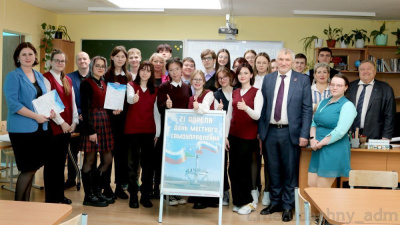 После деловой игры школьники школы № 19 захотели стать депутатами /    