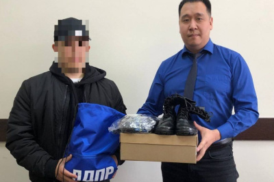 С участником спецоперации встретился замкоординатора реготделения ЛДПР Семен Макаров / ЯСИА   