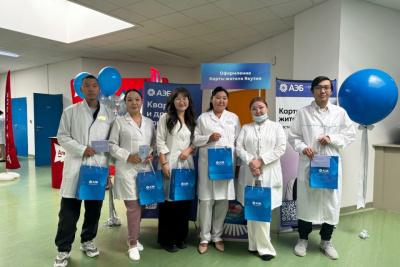 Алмазэргиэнбанк поздравил молодых медиков с началом профессионального пути / ЯСИА   
