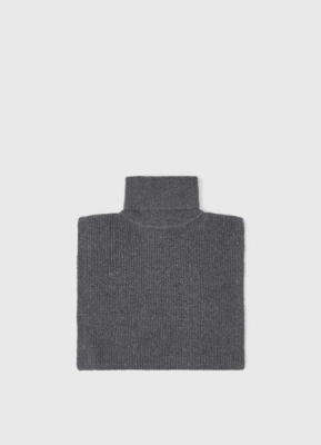 Вязаная манишка, Серый