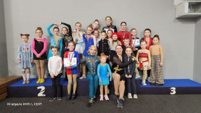 Более 70 фигуристов вышли на лед "Кимберлита" /  Мирный Мирнинский Республика Саха (Якутия)