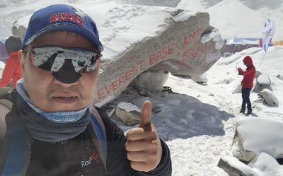 «Такая возможность бывает один раз в жизни». Первый альпинист из Якутии начал восхождение на Эверест / Нарыйа Пахомова   