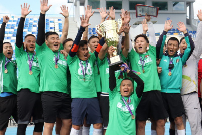 Футбольная команда «Спорт Якутии» завоевала право играть на чемпионате России / Дьулустаан Сергеев   