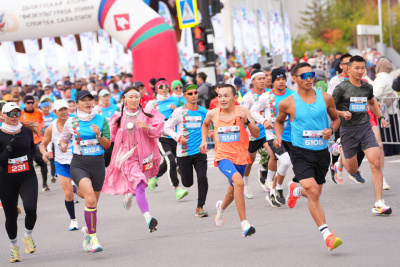 Массовый забег «ЭтноРан» провели в Якутске в День города / ЯСИА Якутск Якутск Республика Саха (Якутия)