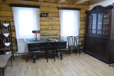 Бесплатные экскурсии проводит сегодня Якутский литературный музей имени Ойунского / Нарыйа Пахомова   