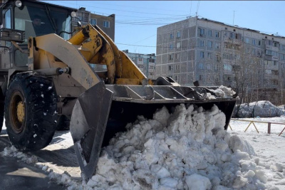 Активисты «Единой России» организуют акции по вывозу снега и откачке вод в Гагаринском округе / ЯСИА   