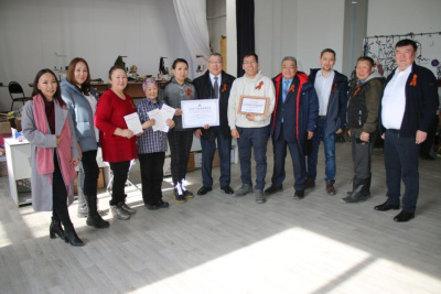 Профсоюзы Якутии передали помощь участникам спецоперации / ЯСИА   