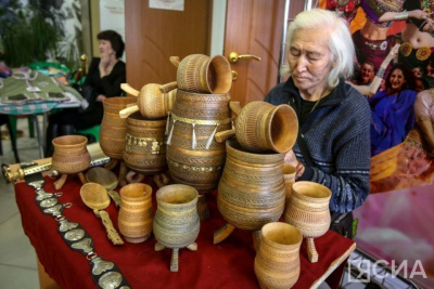Мастера народных художественных промыслов могут получить грант в размере 100 тысяч рублей / ЯСИА   