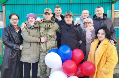 Приходят на побывку /    