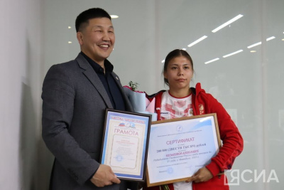 В Якутске чествовали победительницу и призёров первенства России по женской и вольной борьбе / Дьулустаан Сергеев Якутск Якутск Республика Саха (Якутия)