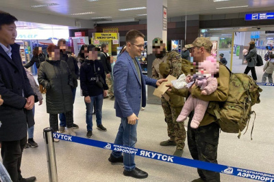 Перед Днем Победы в Якутске встретили бойцов СВО / ЯСИА Якутск Якутск Республика Саха (Якутия)