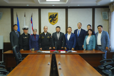 Подписано соглашение о сотрудничестве с экипажем подводной лодки «Якутск» / ЯСИА   