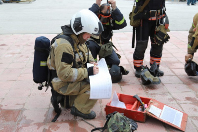 Бензовоз загорелся на 2 км Маганского тракта в Якутске / ЯСИА Якутск Якутск Республика Саха (Якутия)