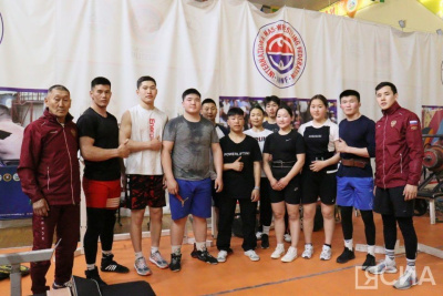 В Якутию прибыли лидеры сборной Монголии по мас-рестлингу / Дьулустаан Сергеев   