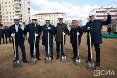 В Мирном установили первую сваю спортивного зала Политехнического лицея / ЯСИА   