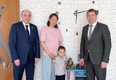 Особое внимание семьям наших бойцов /    