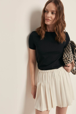 Футболка полуприлегающего силуэта