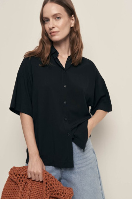 Блузка свободного кроя с коротким рукавом