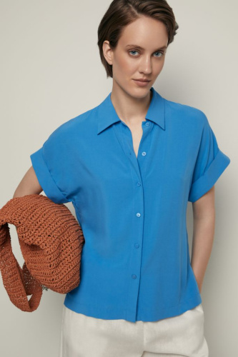 Блузка с коротким рукавом и отложным воротником