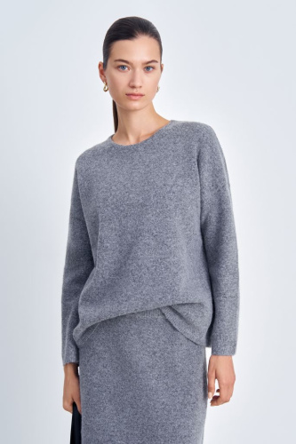 Джемпер свободного силуэта с округлой горловиной