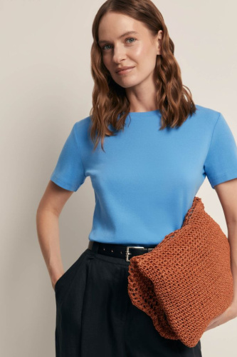 Футболка приталенного силуэта