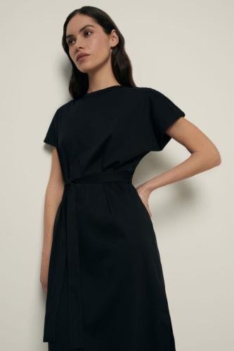 Платье из мерсеризованного хлопка с поясом