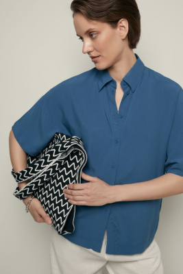 Блузка свободного кроя с коротким рукавом