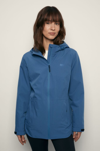 Спортивная ветровка приталенного силуэта