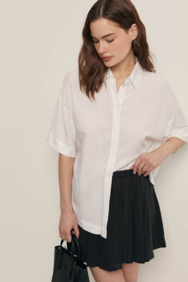 Блузка свободного кроя с коротким рукавом