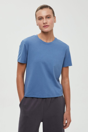 Футболка приталенного силуэта