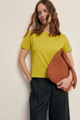 Футболка приталенного силуэта