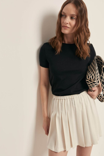 Футболка полуприлегающего силуэта