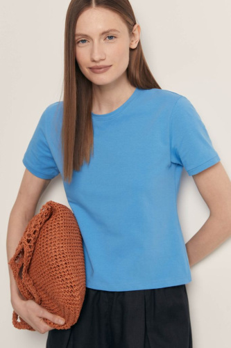 Футболка приталенного силуэта