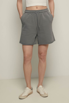 Спортивные шорты на резинке