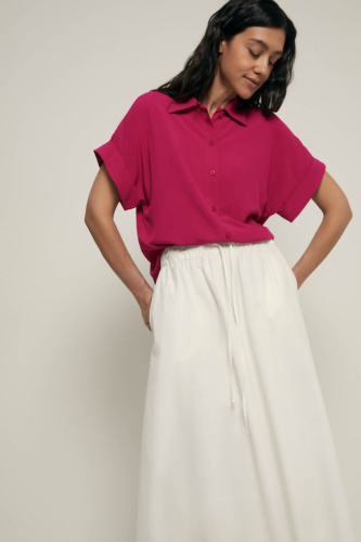 Блузка с коротким рукавом и отложным воротником