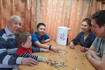 Более 200 приёмных семей для пожилых организованы в Якутии / Анастасия Филиппова   Республика Саха (Якутия)