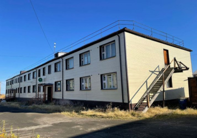 В поселке Белая Гора завершили капитальный ремонт двух многоквартирных домов / ЯСИА   