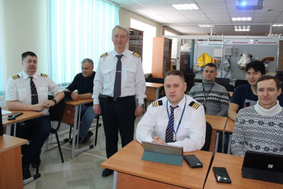 Воспитать новое поколение профессионалов: Алексей Белоусов — наставник и пилот-инструктор / ЯСИА   Республика Саха (Якутия)