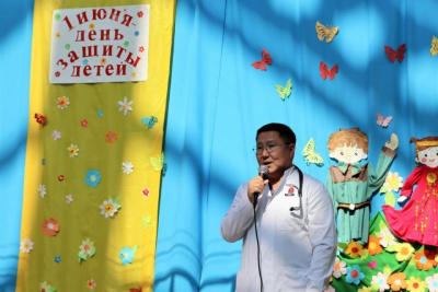 В Национальном центре медицины Якутии провели праздничное мероприятие в честь Дня защиты детей / Нюргун Семенов   