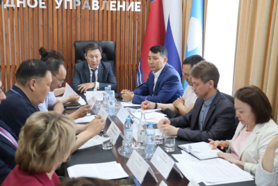 К судоходным попускам воды на Вилюйском водохранилище приступят с 7 июня / Дьулустаан Сергеев   