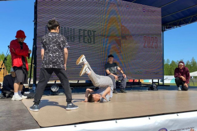 Открытый турнир по брейкингу прошёл в Горном районе / ЯСИА Магарас Горный Республика Саха (Якутия)