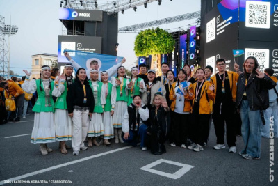 Якутяне выиграли забег в национальных костюмах на фестивале «Студвесна» в Ставрополе / ЯСИА   