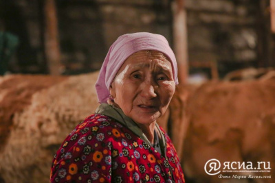 Доярке Аграфене Сутаковой исполнилось 85 лет / ЯСИА   