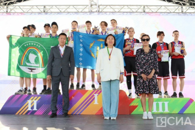 В Якутске торжественно наградили чемпионов третьего дня спартакиады учащихся / Дьулустаан Сергеев Якутск Якутск Республика Саха (Якутия)