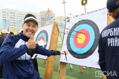 Стрельба из лука собрала 18 муниципальных команд на спартакиаде учащихся Якутии / Дьулустаан Сергеев   