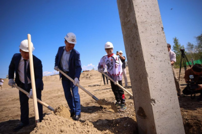 В микрорайоне Звездный установлена первая свая крытого катка с искусственным льдом / ЯСИА   